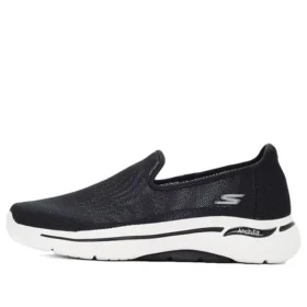 Go Walk 5 Casual One Pedal Czarne Wsuwane