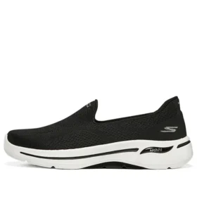 Go Walk Arch Fit Slip on „Black”