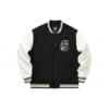 Kurtka baseballowa z nadrukiem liter „Tan White Black”