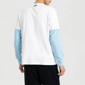 Męska koszulka z krótkim rękawem Skechers z nadrukiem LOGO w kontrastowych kolorach, biała Męska koszulka z krótkim rękawem Skechers z nadrukiem LOGO w kontrastowych kolorach, biała