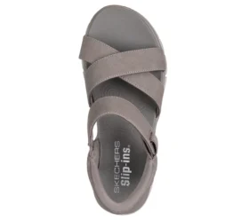 Skechers Slip-ins Relaxed Fit: beztrosko – gdzieś w słońcu