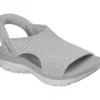 Skechers Slip-ins: Summits – uroczo udoskonalone Skechers Slip-ins: Summits – uroczo udoskonalone